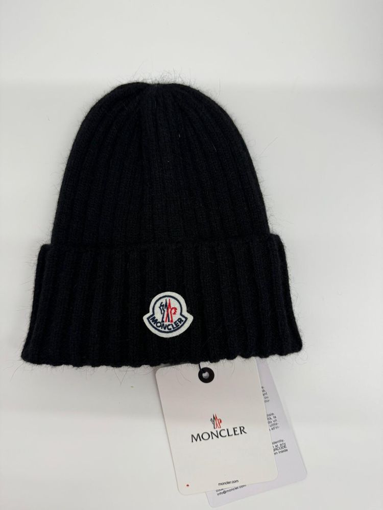 Gorro Moncler  ……………………..