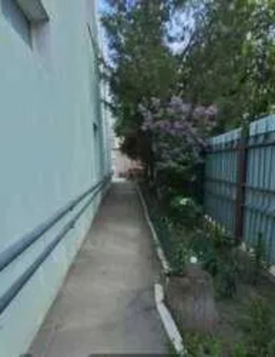 Продам 1-о к/к 37 м2 з меблями та технікою біля площі Ангела.