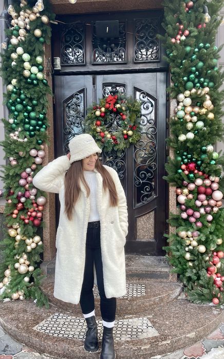 Тедді шубка молочного коляру .