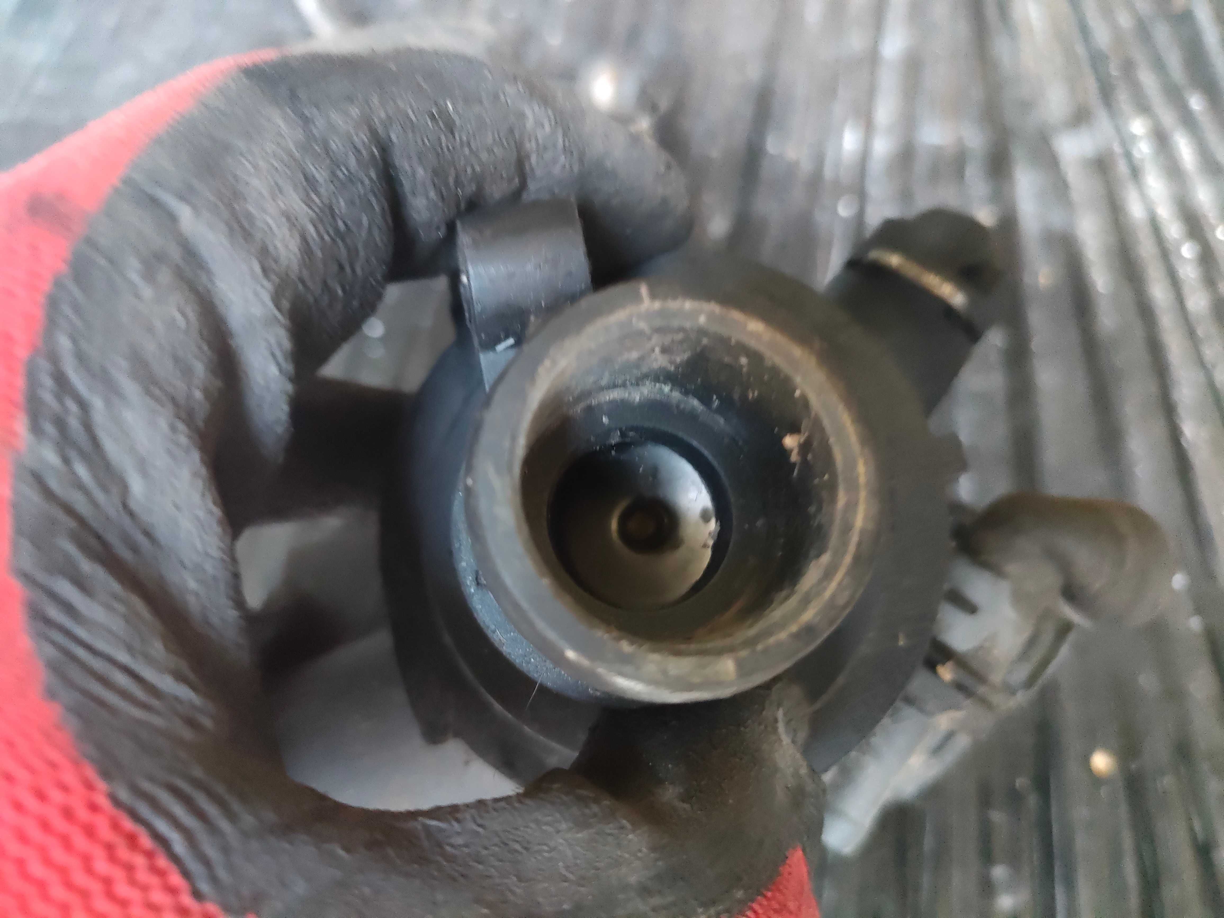 Obudowa termostatu termostat audi A6 C6 Q7 2.7 3.0 TDI bmk