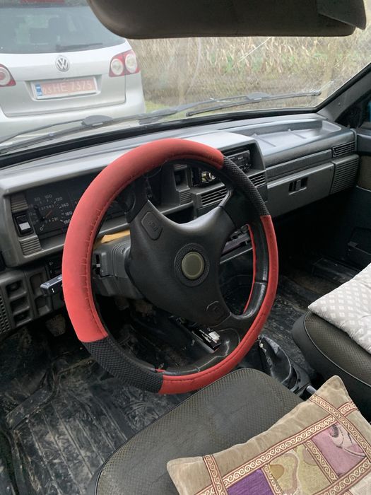 21099. Робоча конячка кому не на красу а для роботи