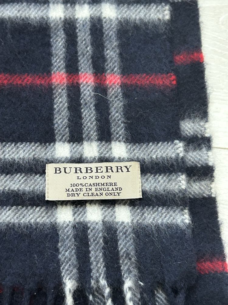 Шарф Burberry из