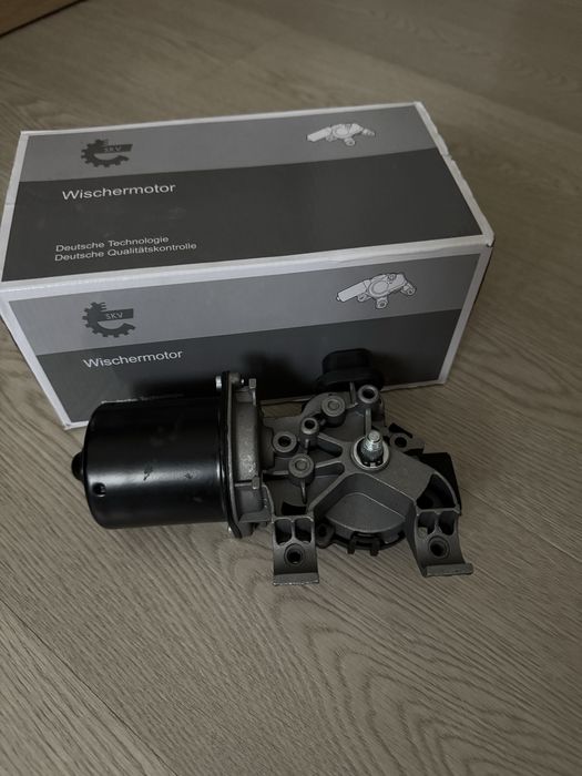 Slinik / silniczek do wycieraczek przód Renault Clio IV