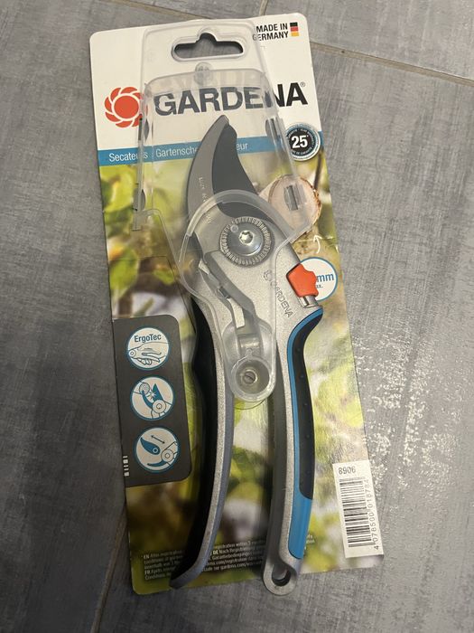 Секатори Gardena, Fiskars
