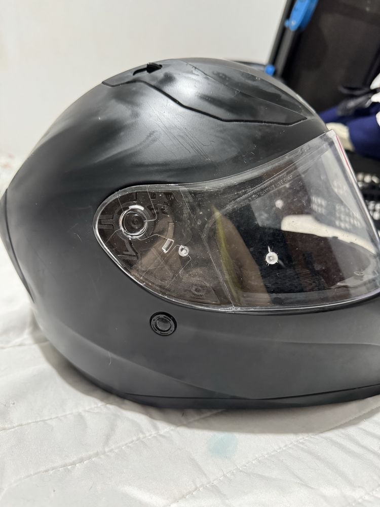 Capacete.