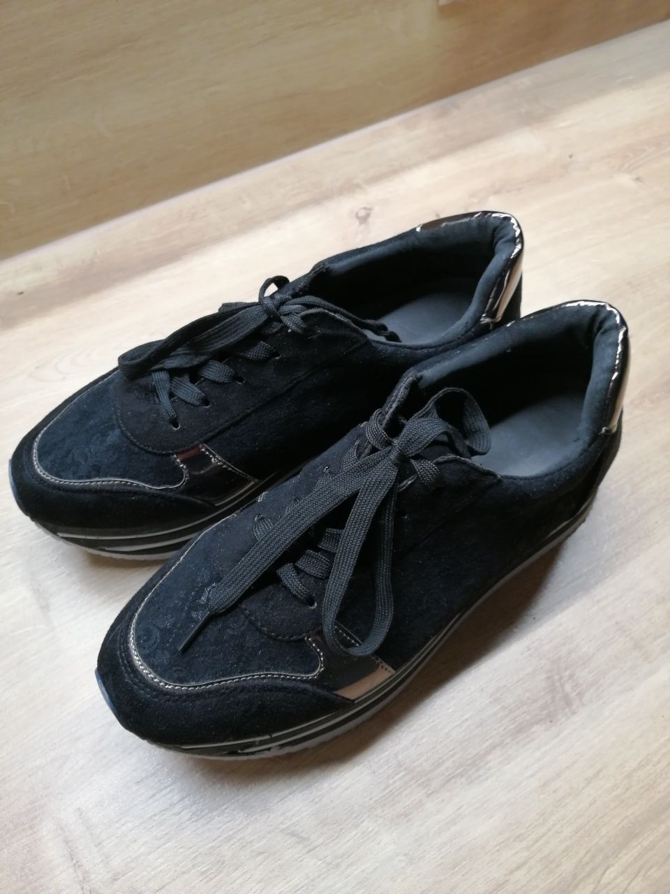 Buty na grubej podeszwie czarne 41 dł wkładki 26,5cm