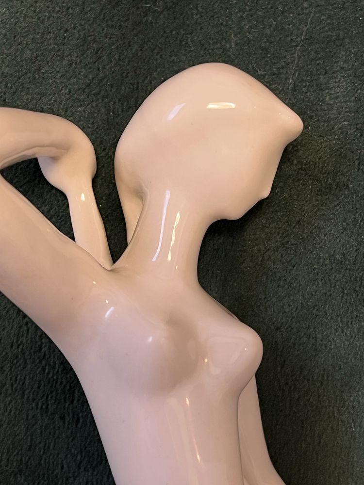 Figurka Drasche vintage akt naga kobieta z ręcznikem sygnowana porcela