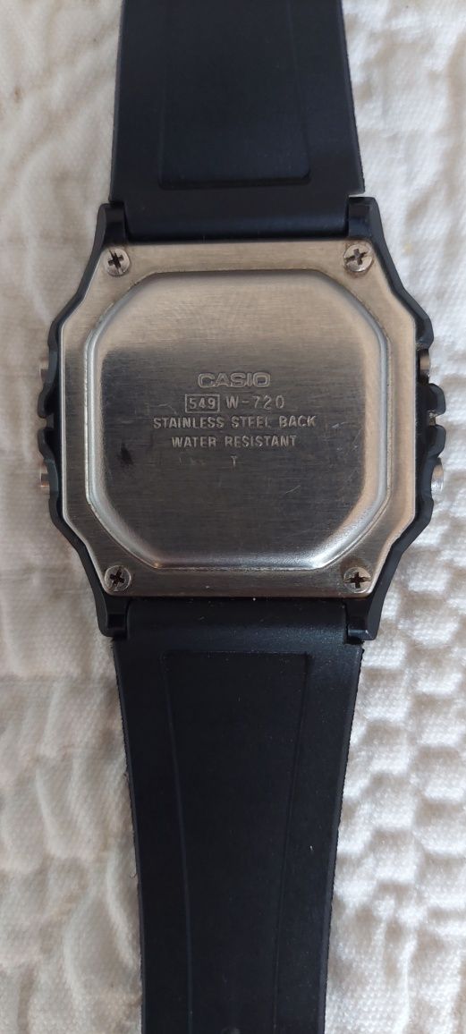 Casio 549 W-720 (Usado)