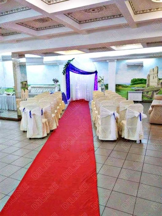 Здание с огражденной территорией на Правом берегу