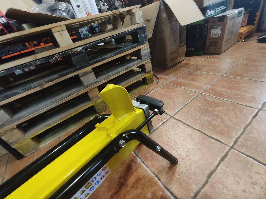 Дровокол электрический Кентавр ДК 15520мк/6тонн/до 520мм/1,5кВт/230