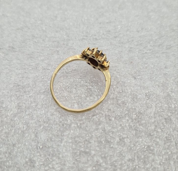 Piękny pierścionek z cyrkoniami używany PR 585 rozm 16