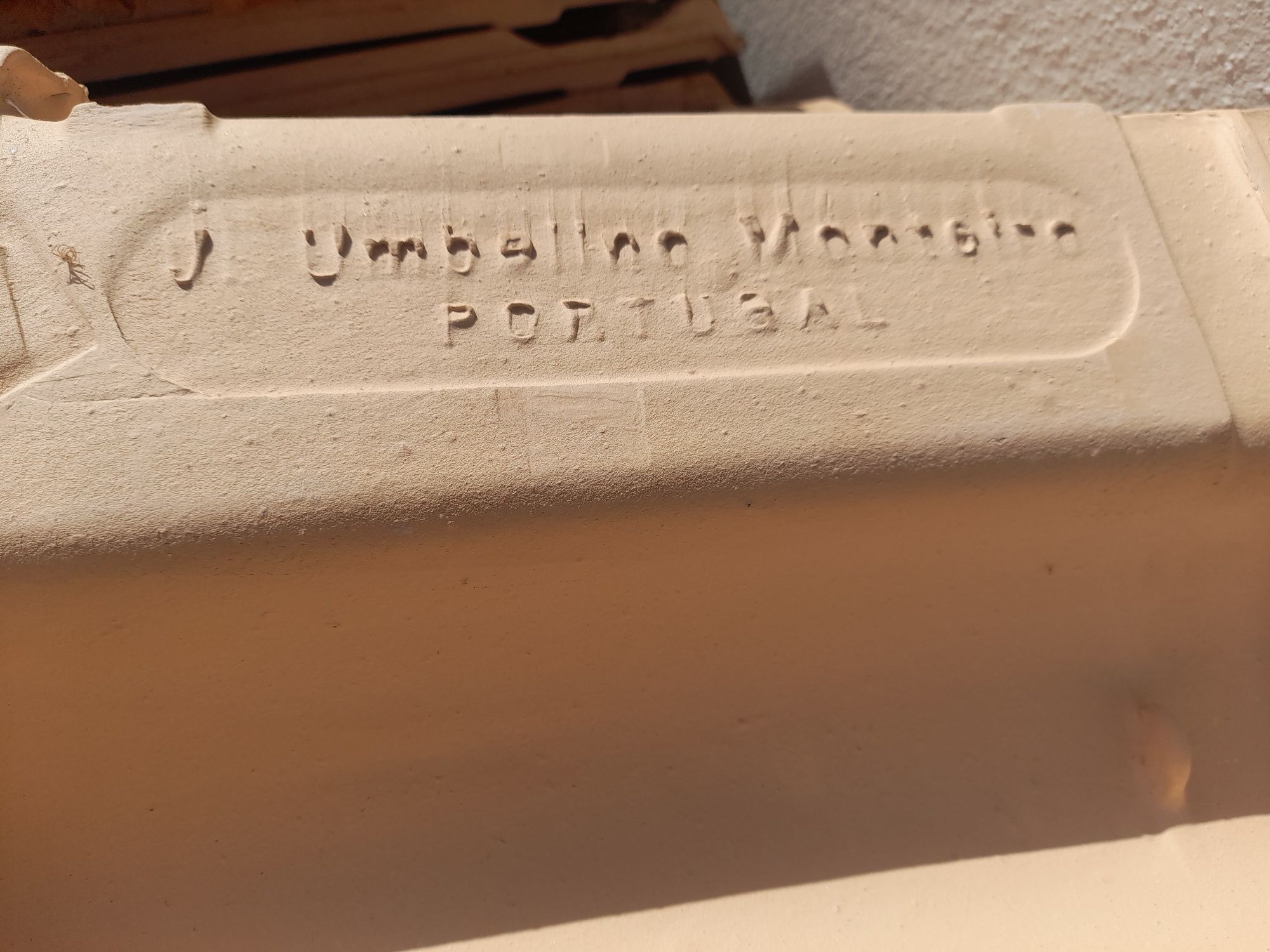 Telhas  usadas, Coelho da Silva, juncal Portugal