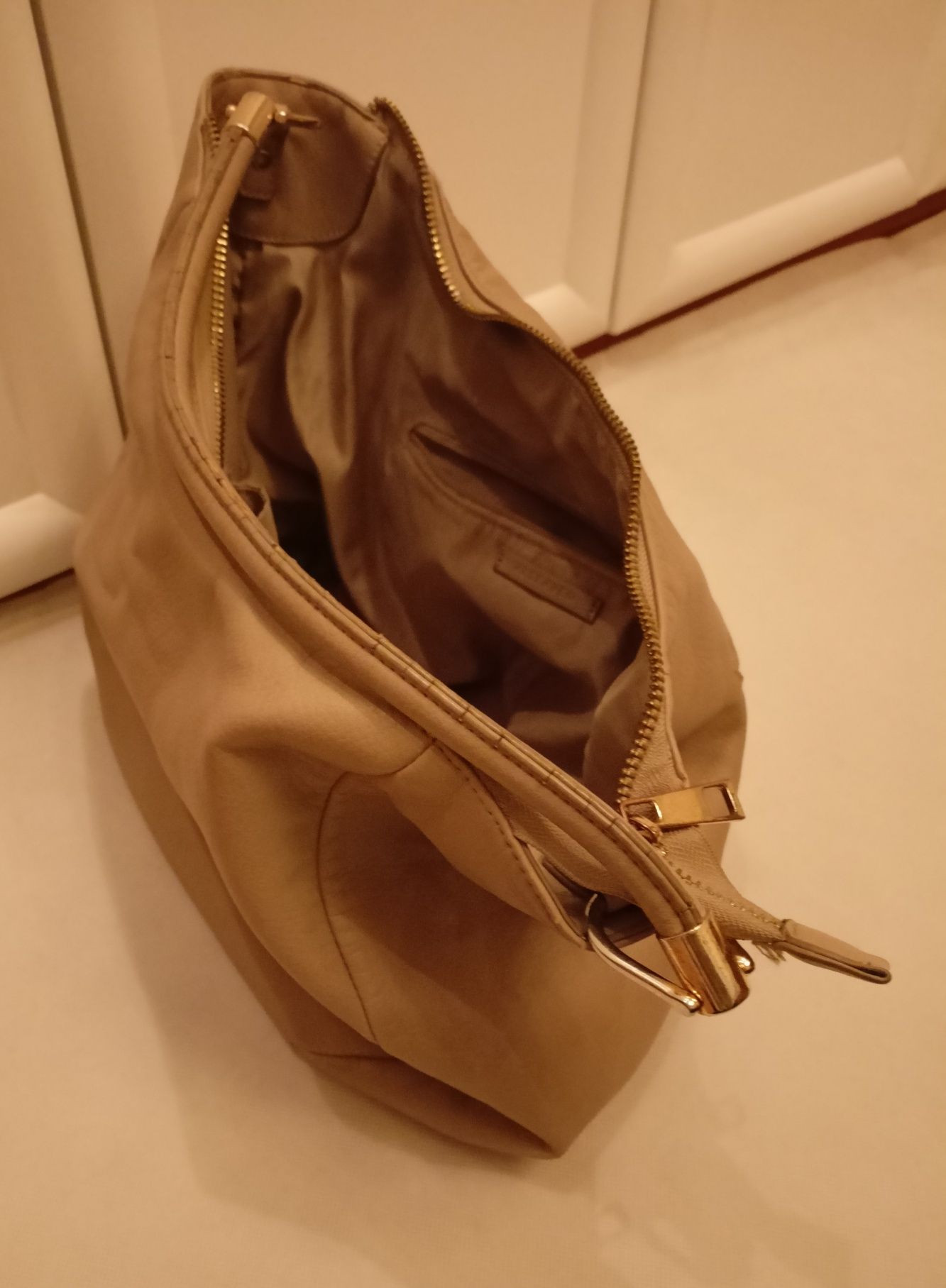 Reserved torba torebka modna beżowa A4