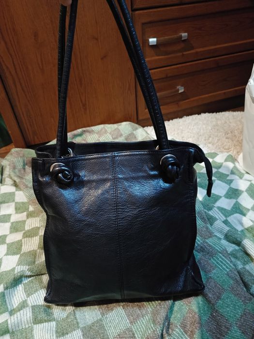 Сумка продається  шкіряна!