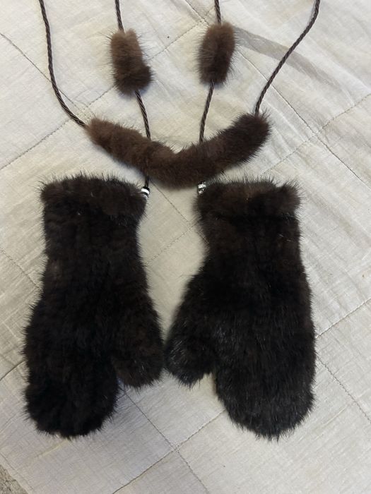 Rekawiczki na sznurku z norki nowe brąz