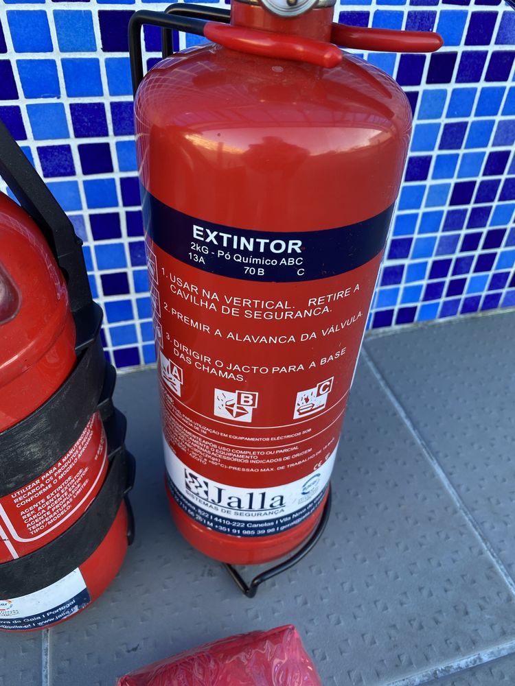 Extintor 2kg e primeiros socorros
