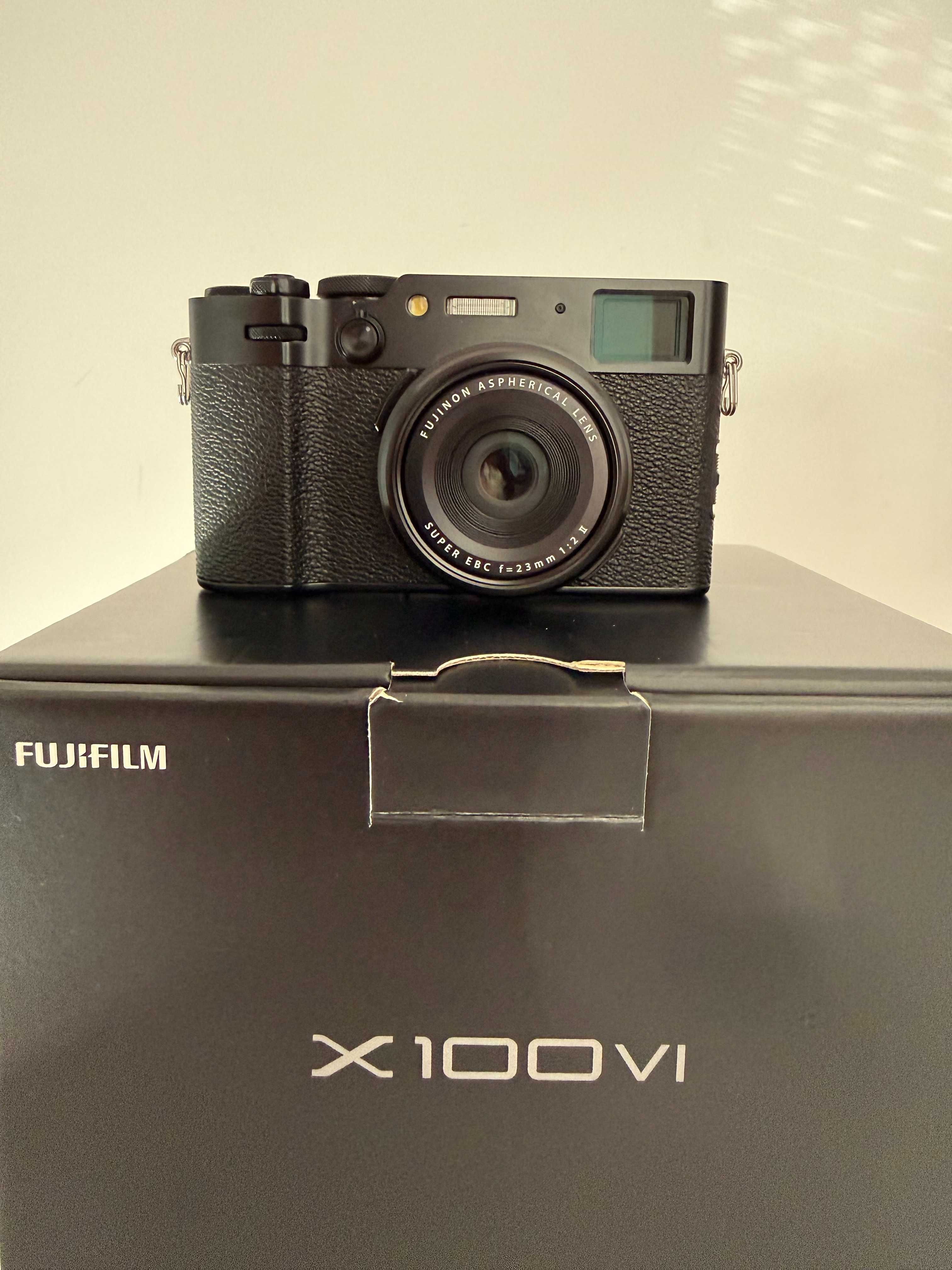 Fujifilm X100VI mais extras (2900 disparos)