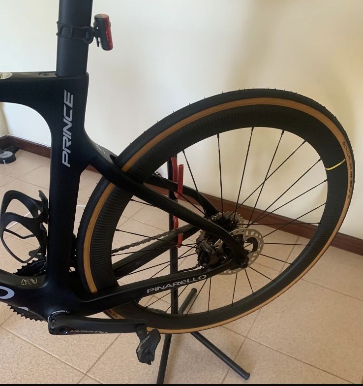 Bicicleta pinarello prence nova 0 Km tamanho um  53 com fatura  garant
