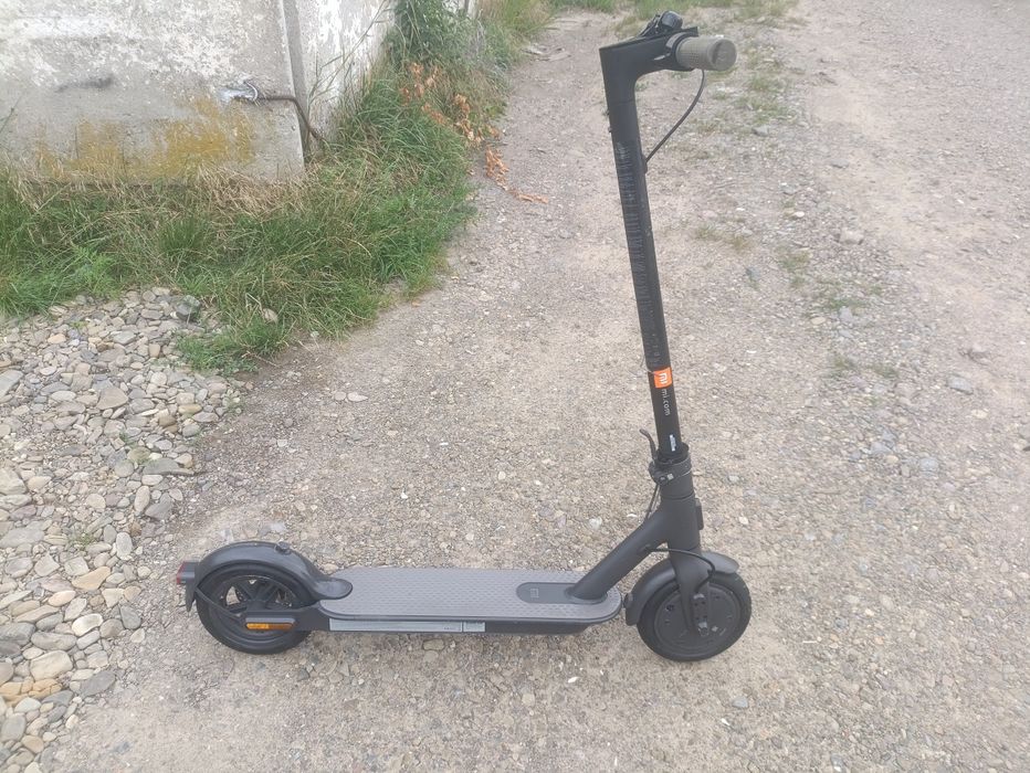 Продам електросамокат Xiaomi