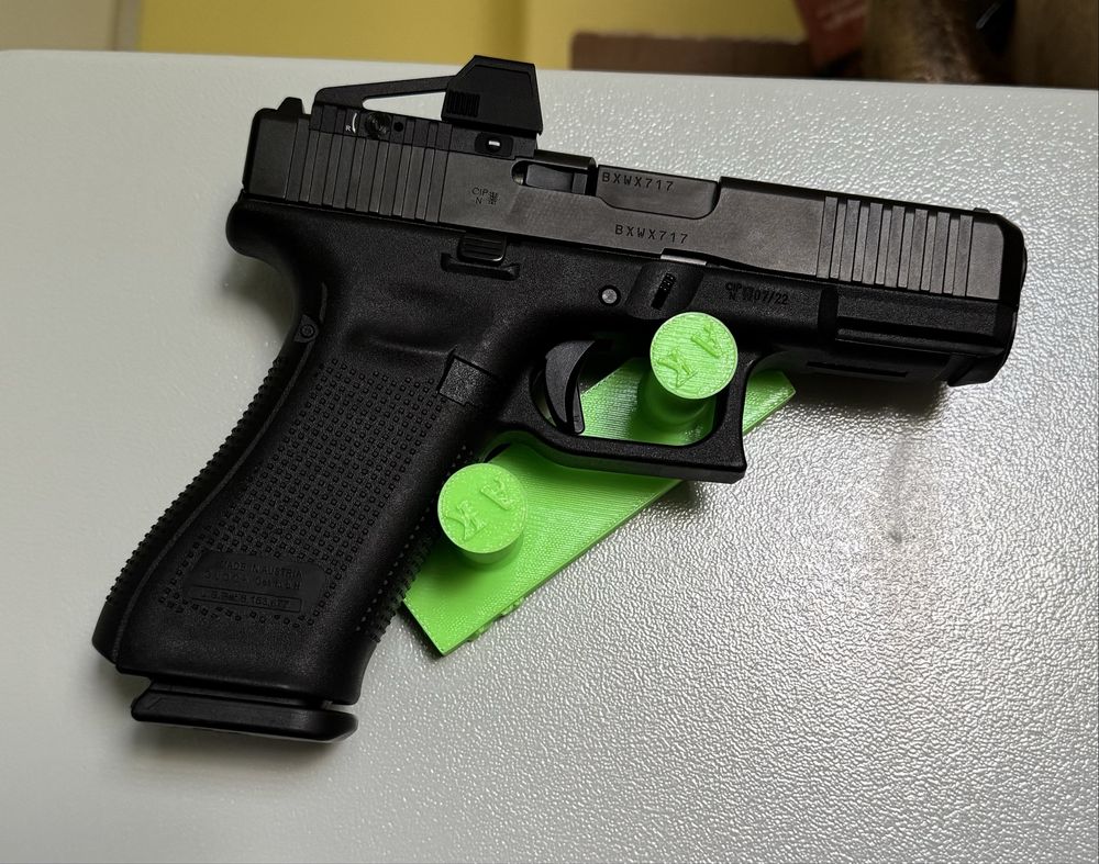 Uchwyt magnetyczny pistolet glock cz i inne do sejfu s1