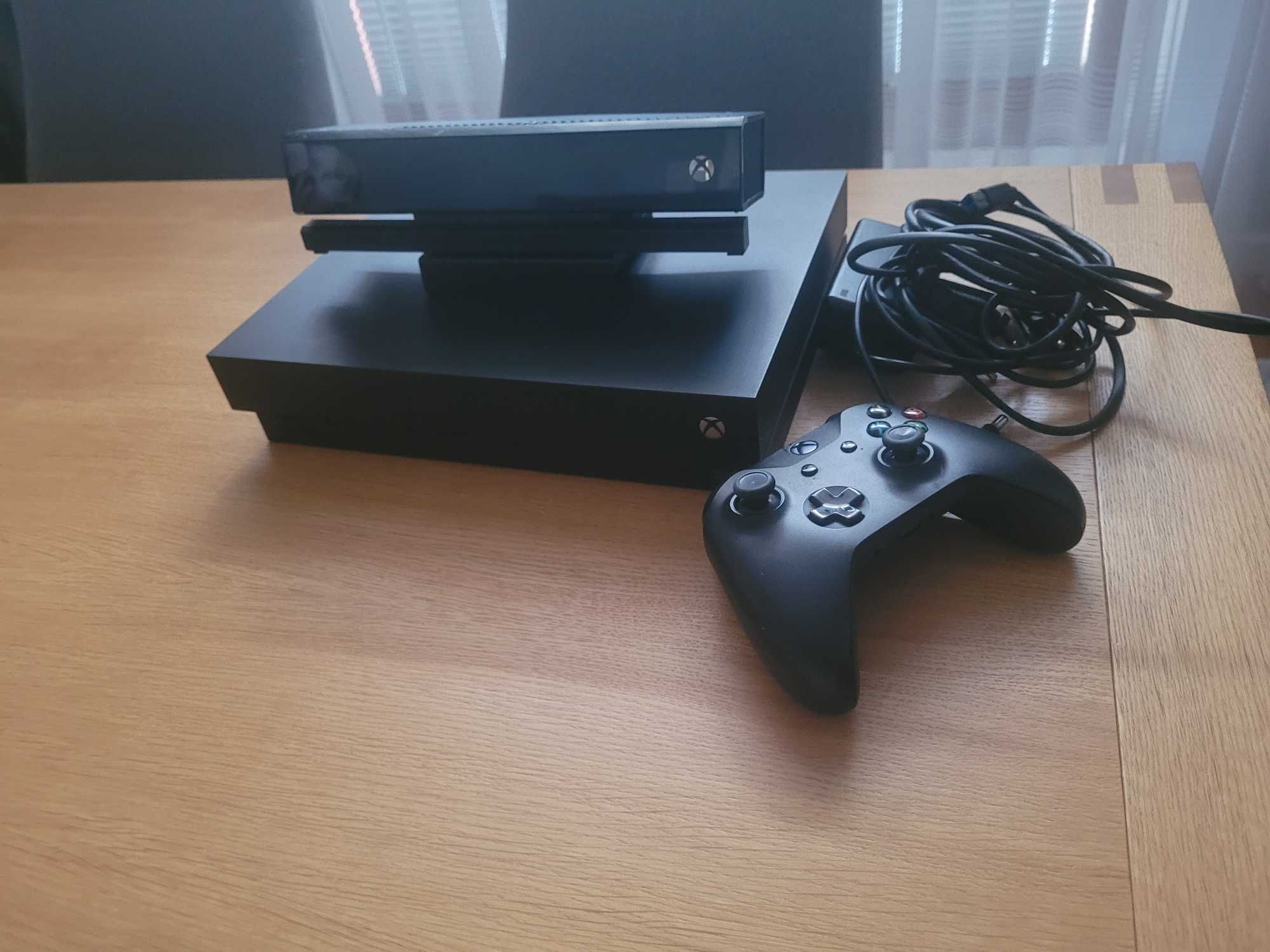 Kompletna Konsola Xbox One X 1 TB czarna + KICEKT