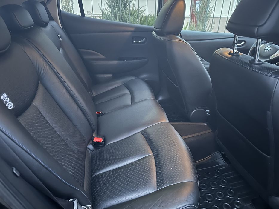 Продам Nissan Leaf