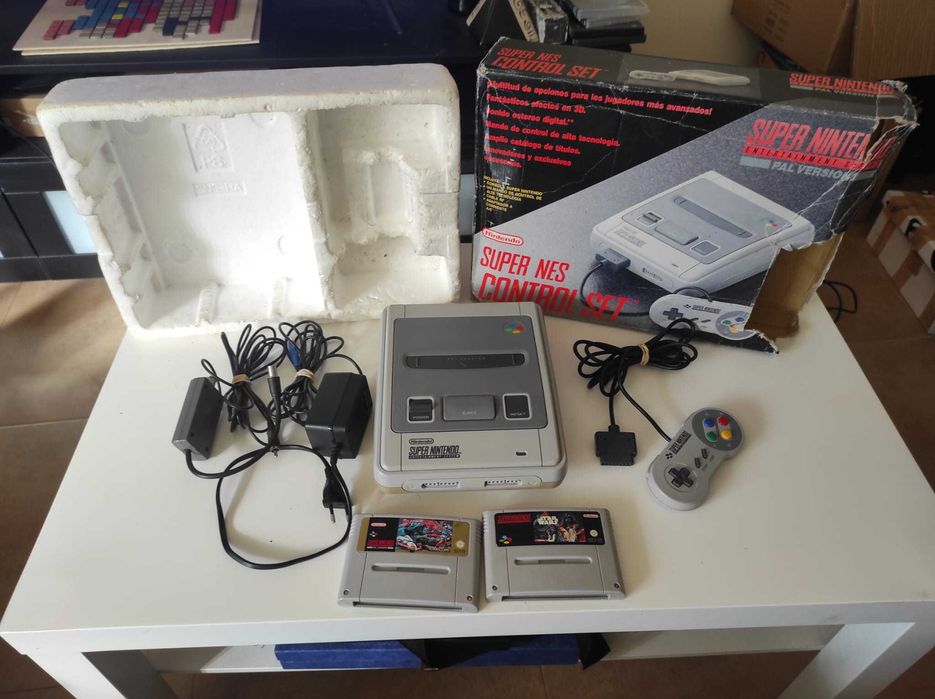 Consola Super Nintendo SNES com Dois Jogos e Caixa