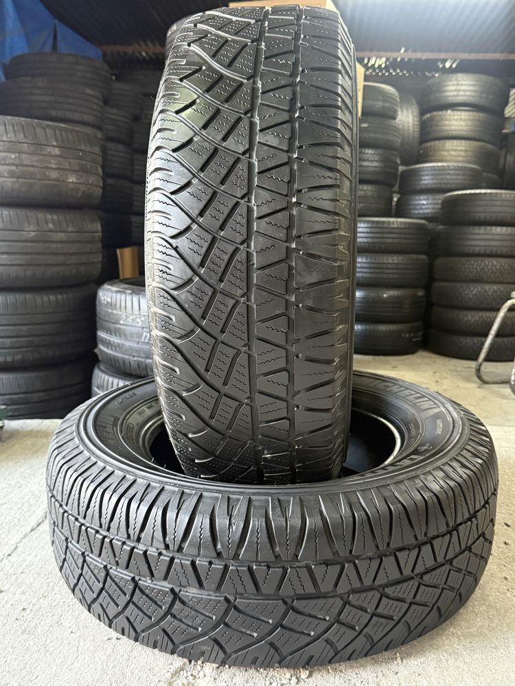 Pneus 255/65r17 Michelin Latitude Cross com 80% piso