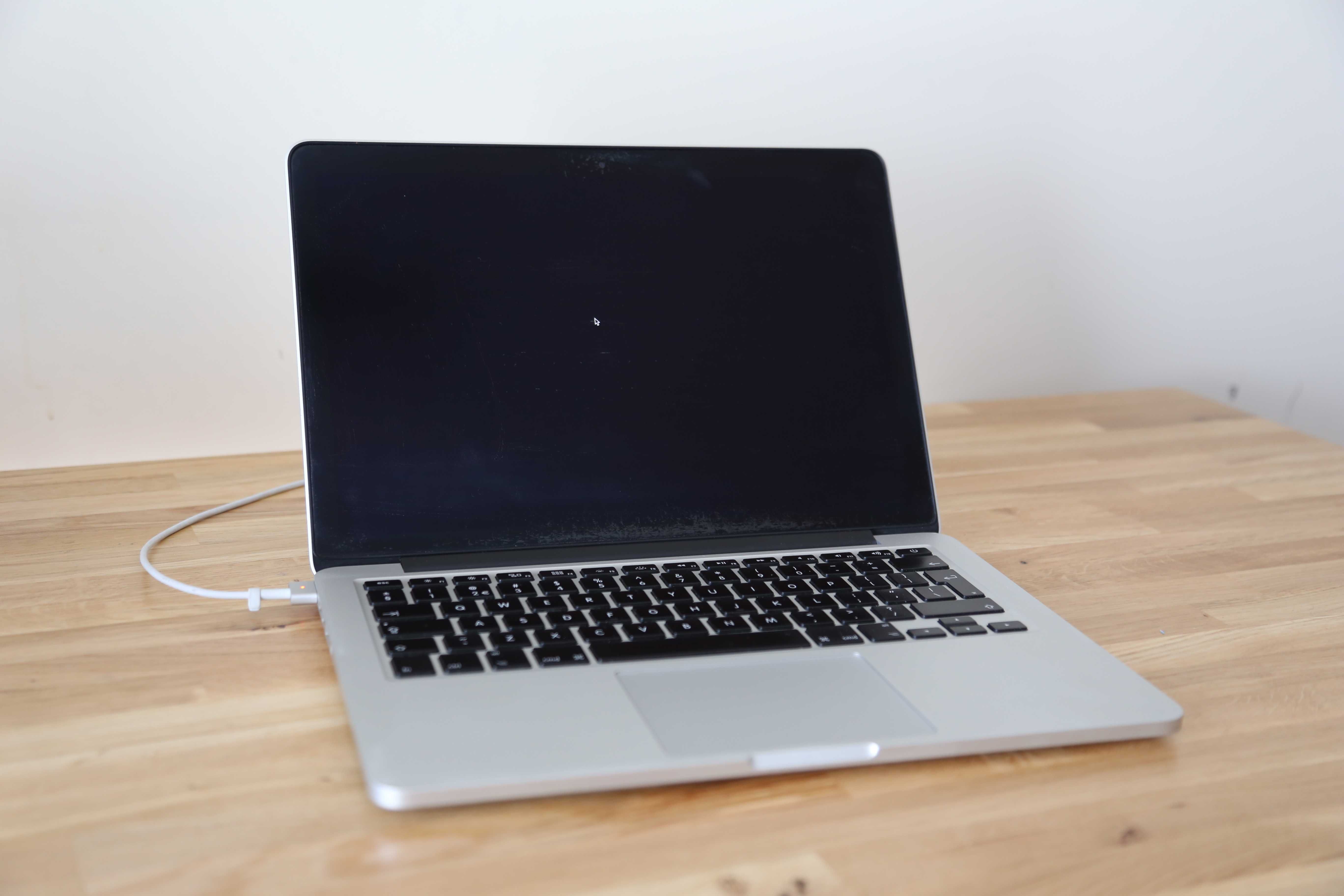 Apple MacBook Pro 13-inch i7