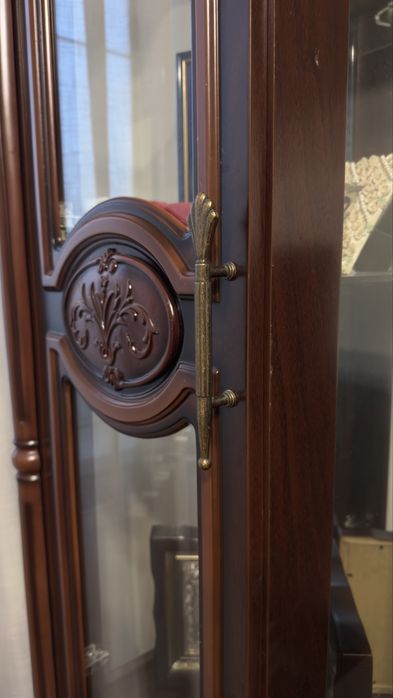 Меблева стінка з малазійського дуба