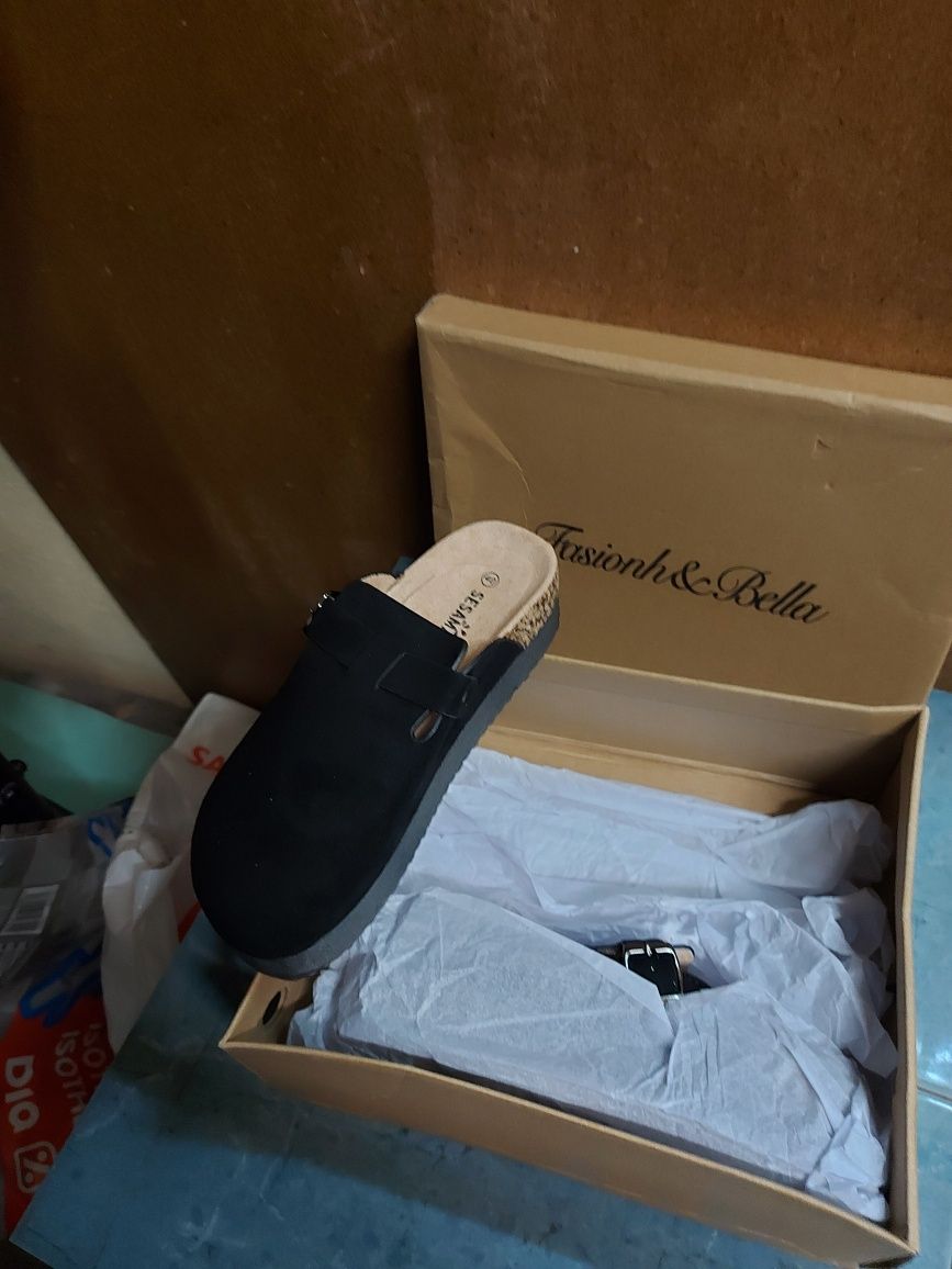 Chinelas pretas 40