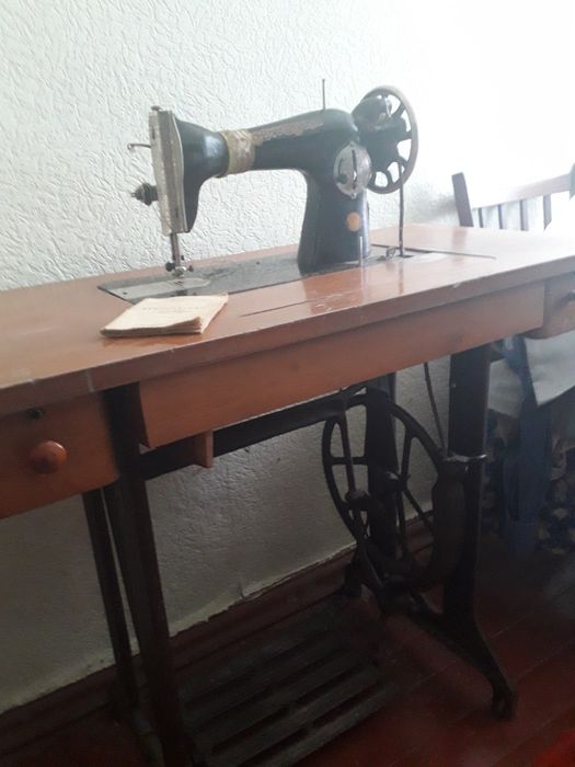 Прода швейну машинку