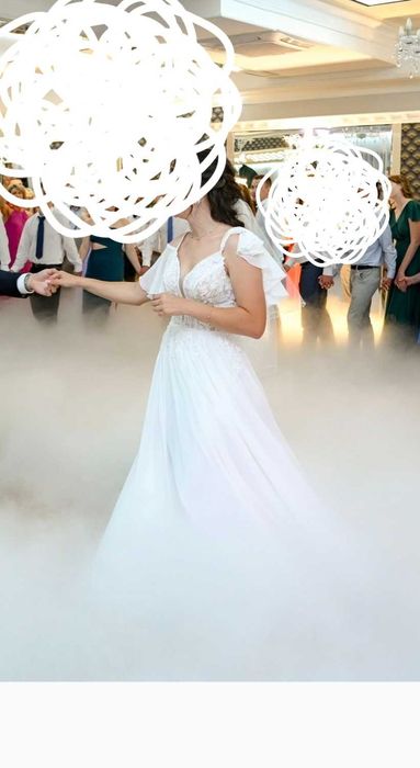 Suknia ślubna z wiązaniem