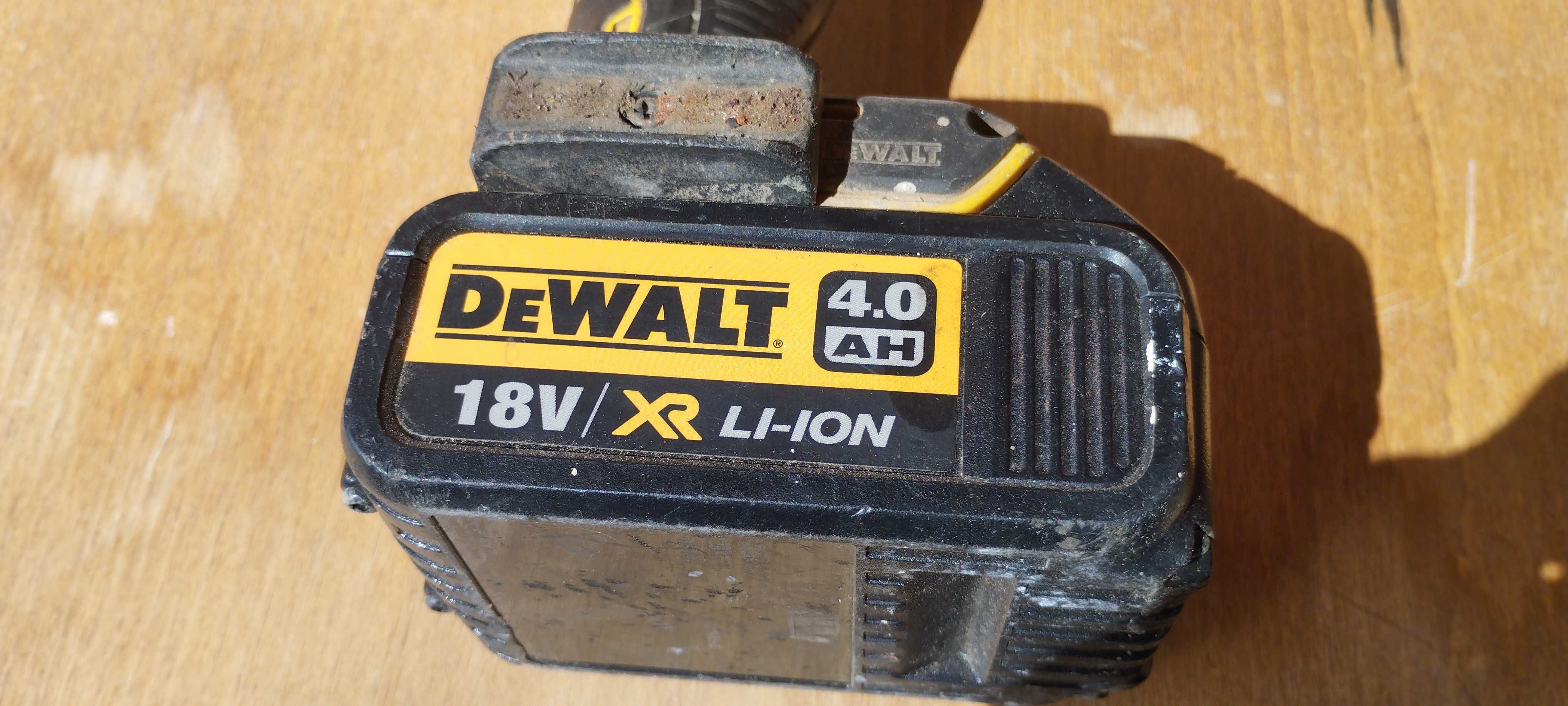 Безщітковий ударний шуруповерт гайковерт DEWALT DCF886 Імпакт