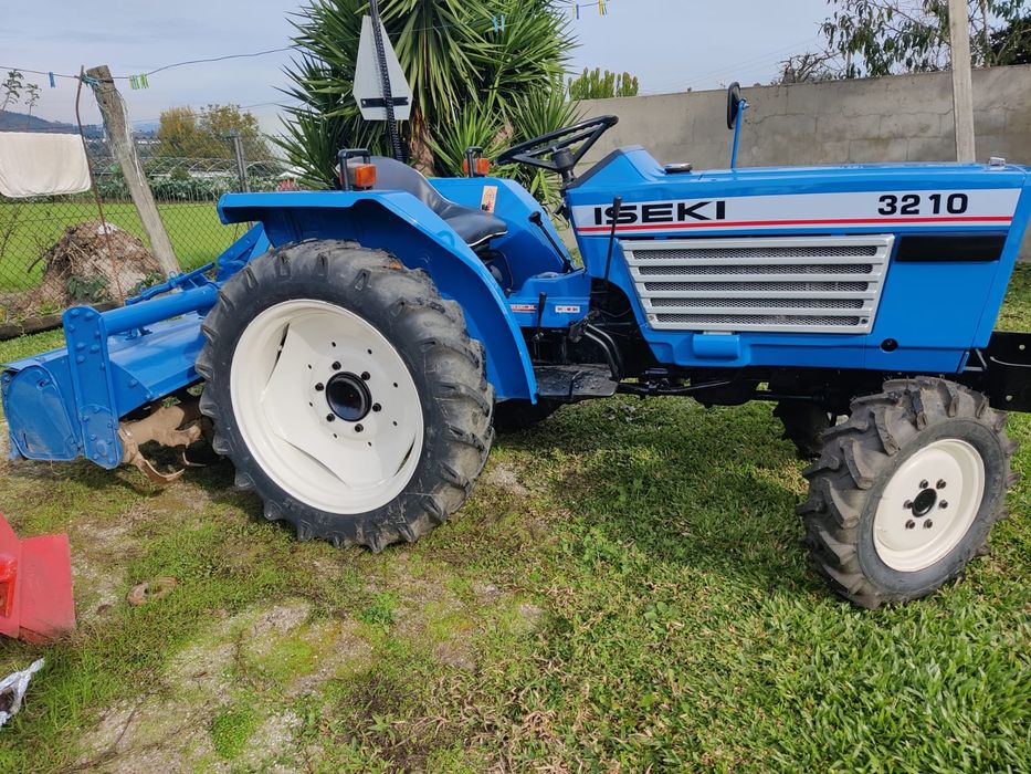 Trator e alfaias (matriculado)