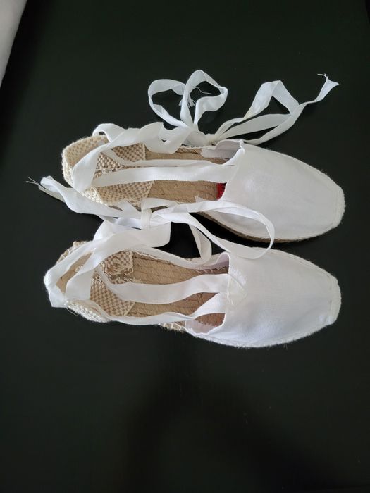 Vendo alpercatas brancas tamanho 38