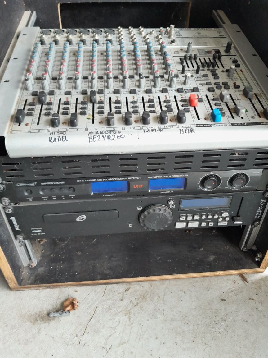 Rack mixer wzmacniacz