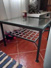 Mesa em ferro IKEA