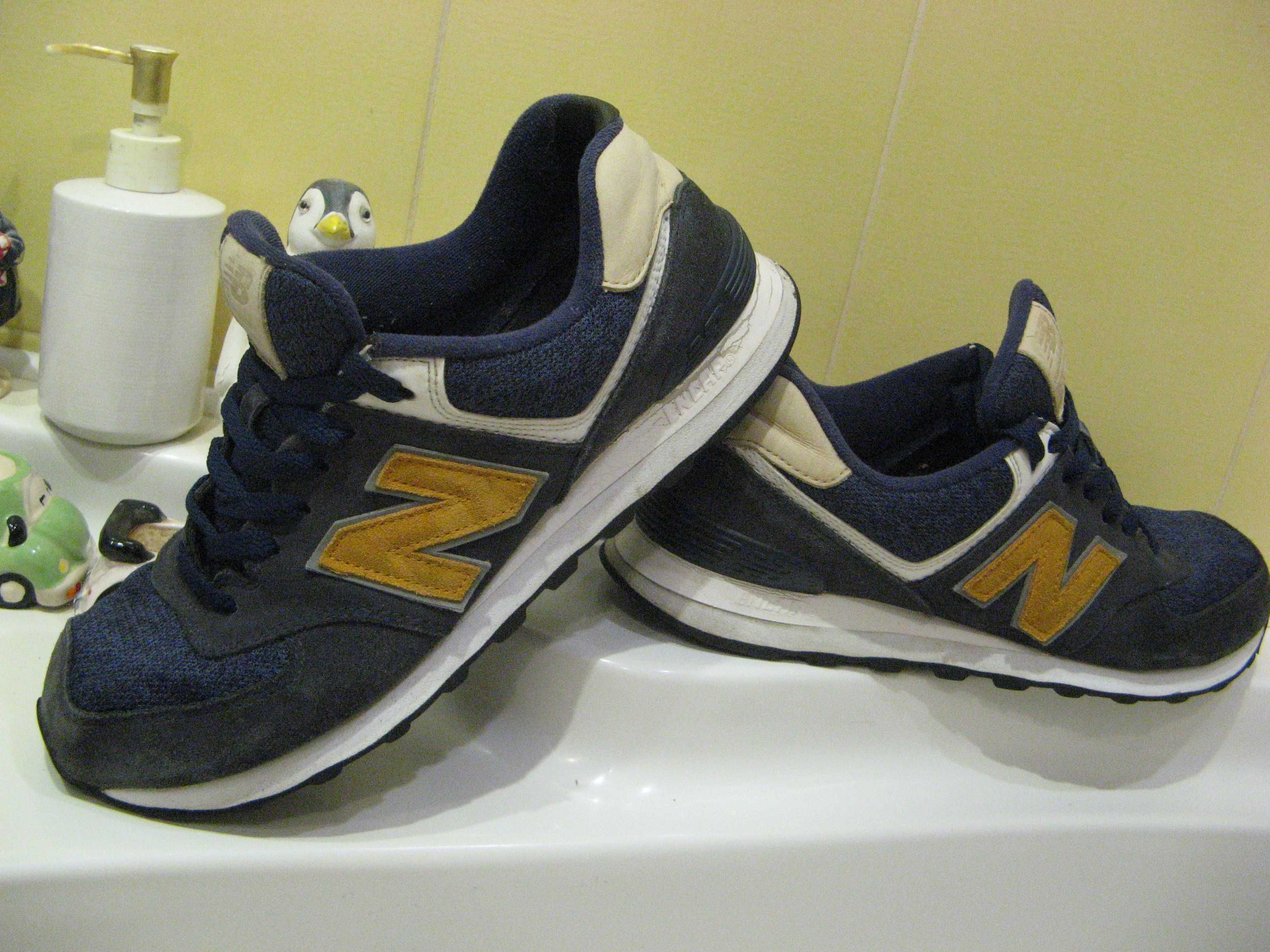 Кроссовки New Balance  42.5