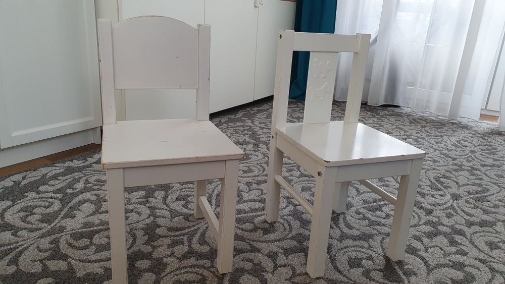 Dwa krzesła krzesełko krzesełka z ikea dla dzieci
