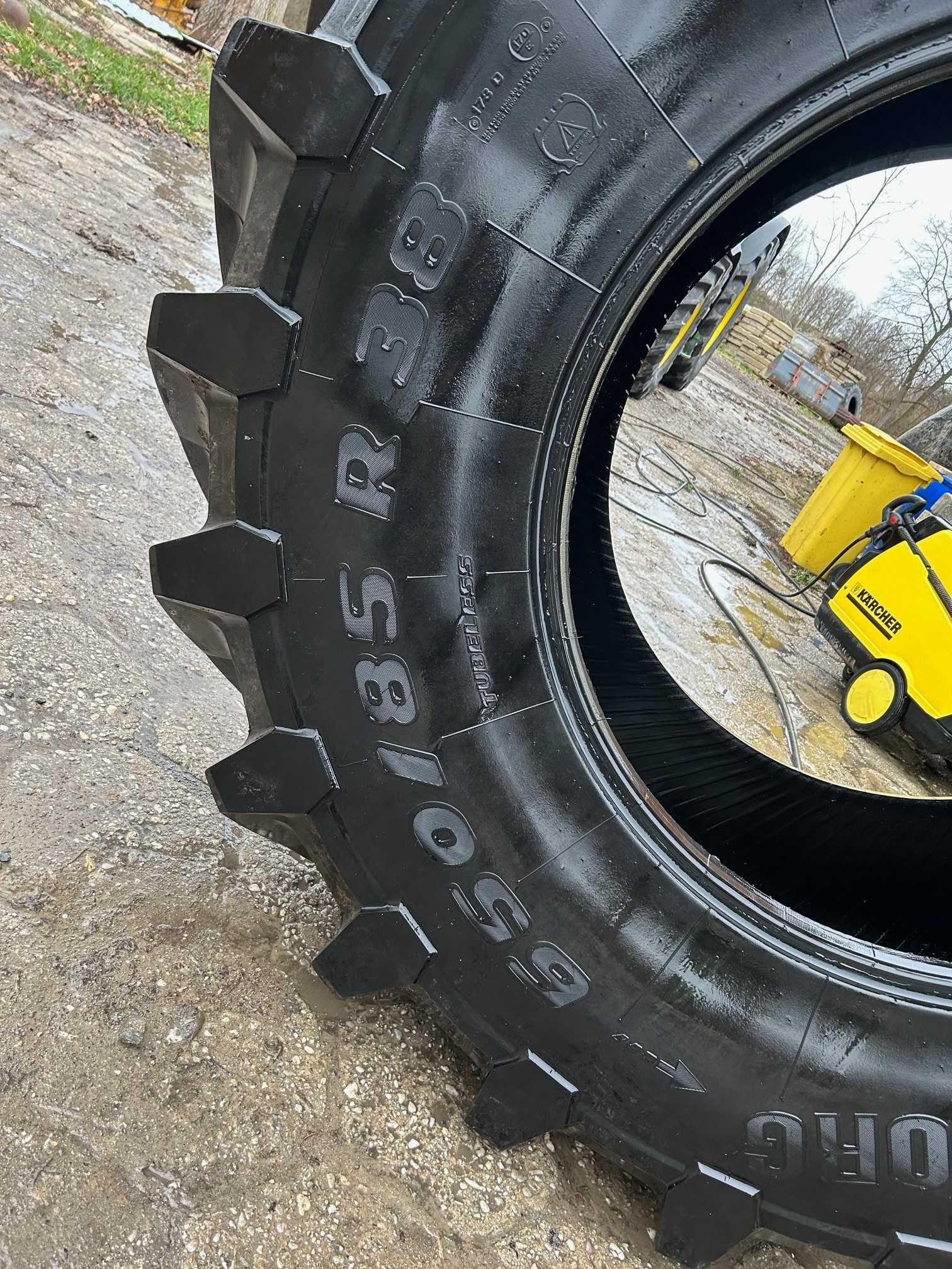 Opona Trelleborg 650/85 R38 TM900