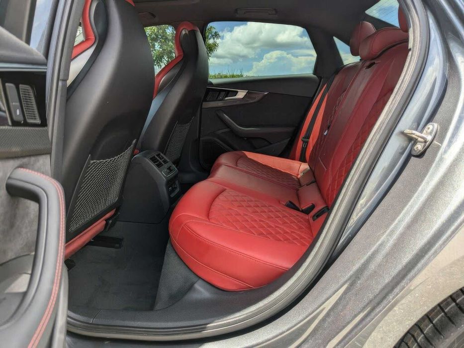 Audi S4      2020
