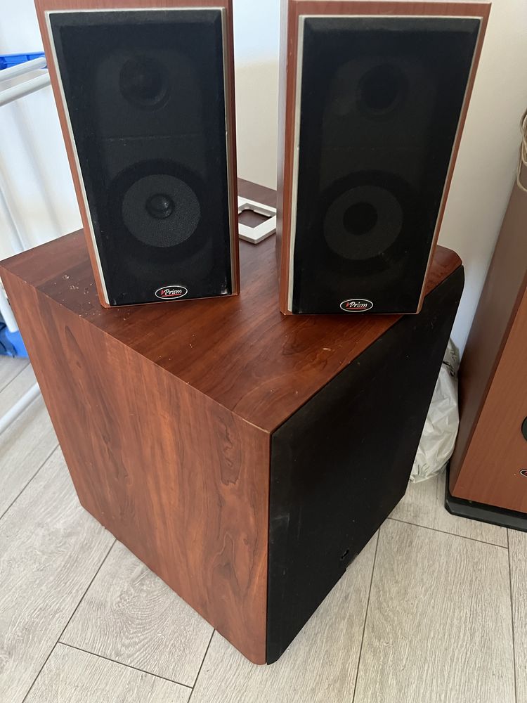 Zestaw glosnikow z odtwarzaczem YAMAHA + subwoofer  magnat