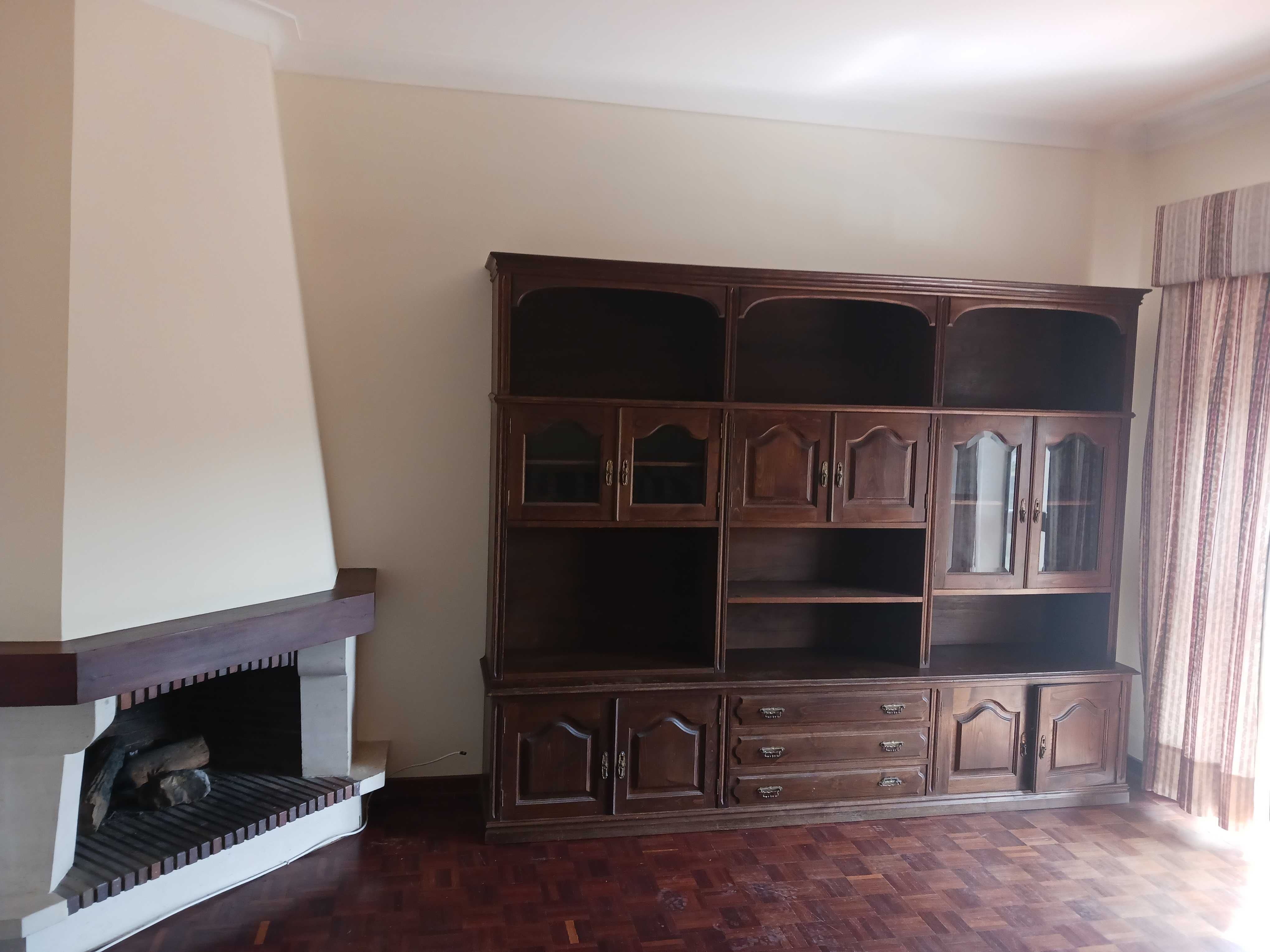 Arrenda-se apartamento T2 bem localizado