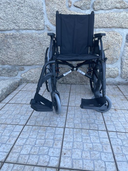 Cadeira de rodas adulto