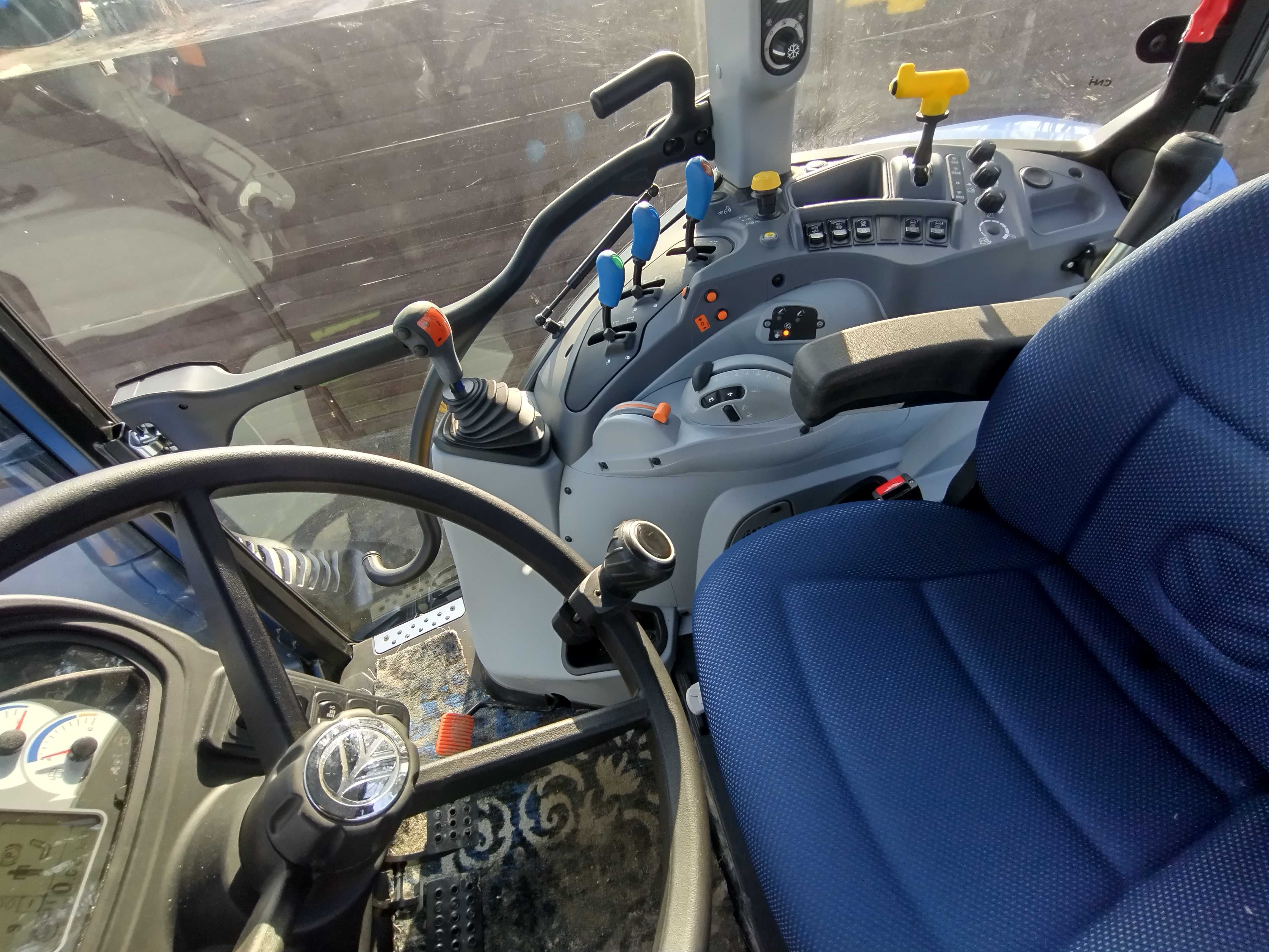 New Holland T5 110 ELEKTROCOMAND