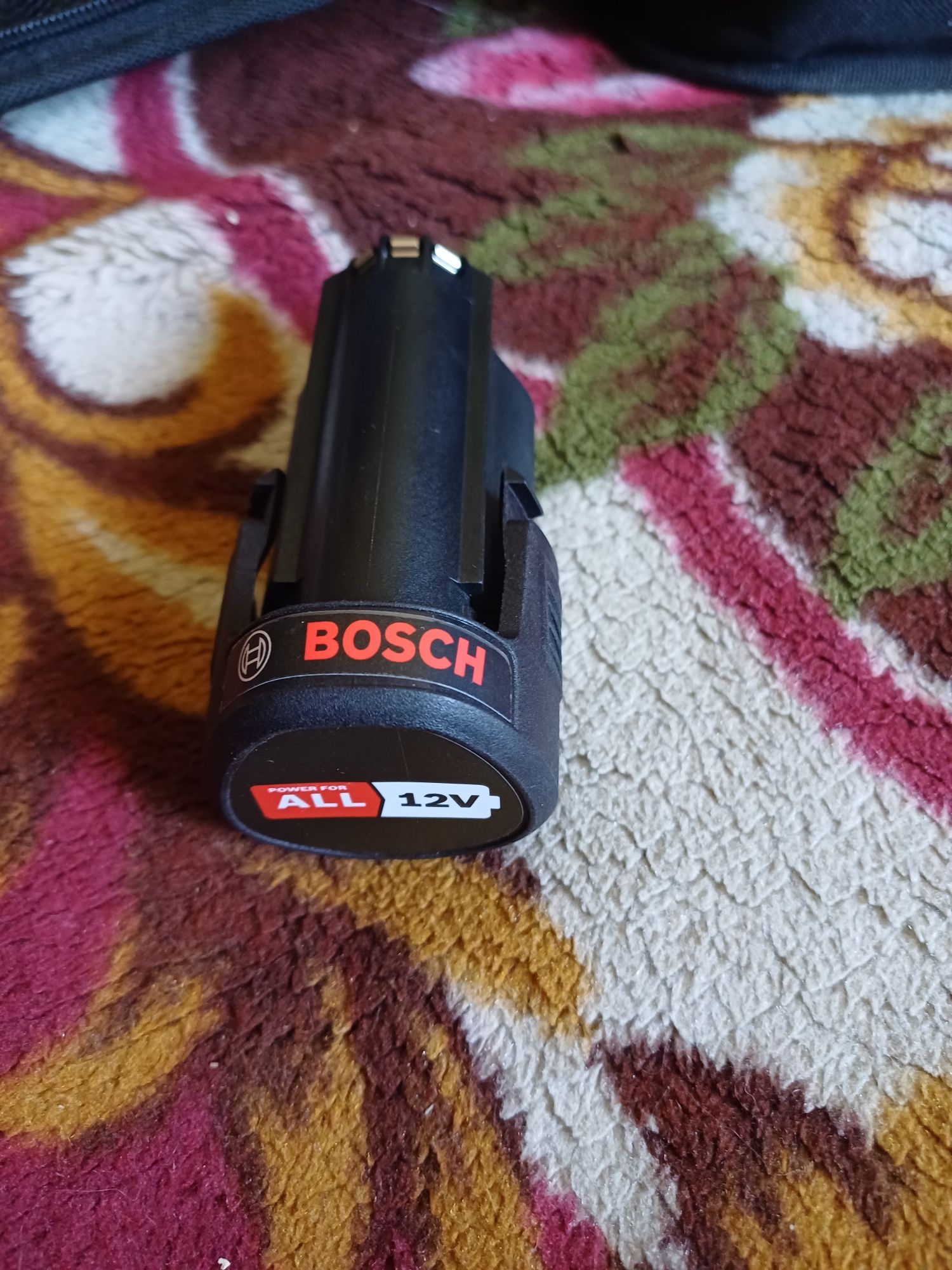 Bateria Bosch 12 v 1.5 ah nowa z ładowarką