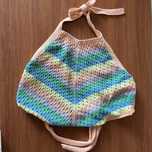 Kolorowy top halter Stradivarius S
