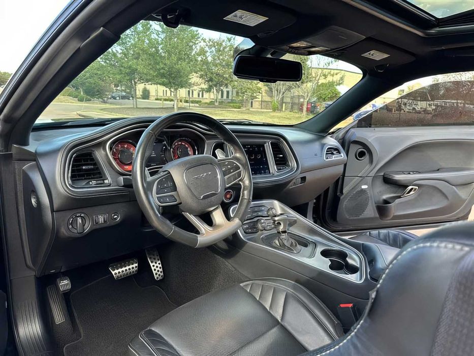 Dodge Challenger      2021