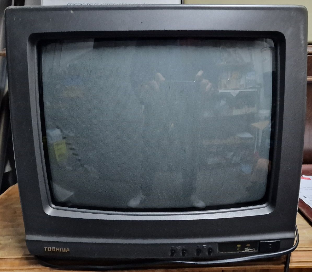 2 TVs SEG e Toshiba